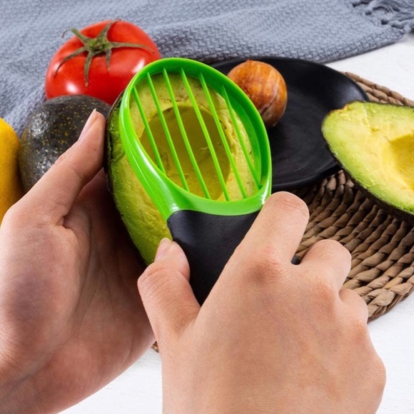 Avocado Slicer, 3-in-1 Cutter Tool Grip Handle - Picture 4 of 5